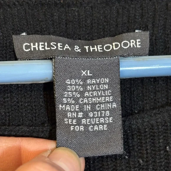 Extra Cozy Chelsea & Theodore Black Crew Neck Sweater Cashmere Blend - Picture 5 of 6